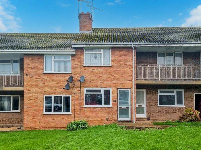 2 Bedroom Maisonette To Rent In Milstead Close, Maidstone, ME14