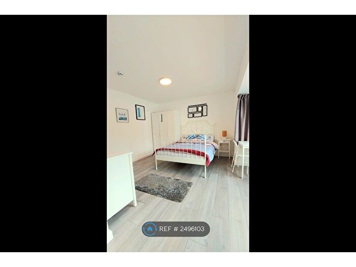 Studio To Rent In Edgware, Edgware, HA8