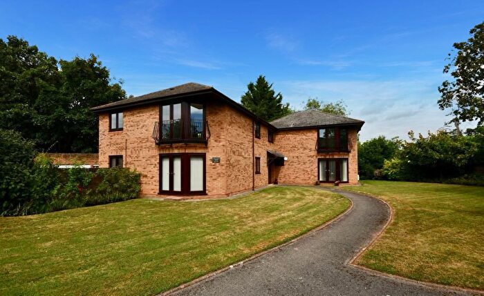 2 Bedroom Flat To Rent In Wellington Road, Taunton, TA1