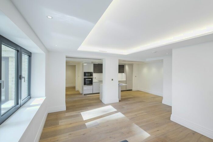 2 Bedroom Flat To Rent In Kensington Gardens Square, London, W2