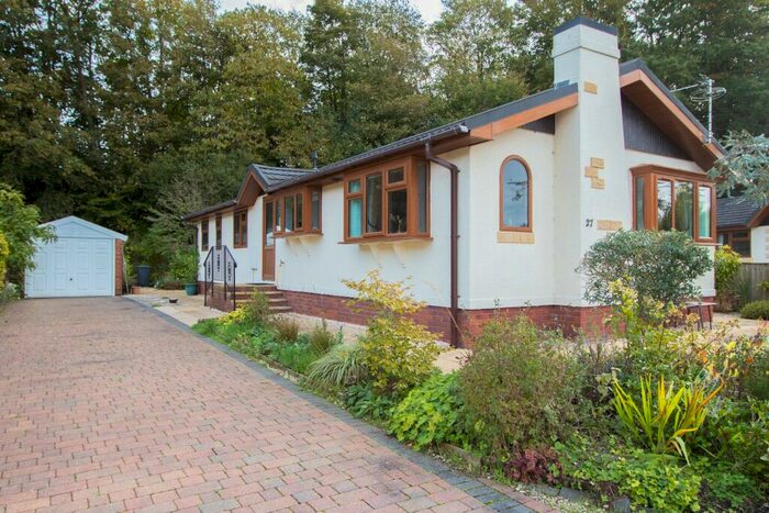 2 Bedroom Park Home For Sale In Willow View Park, Whimple, EX5