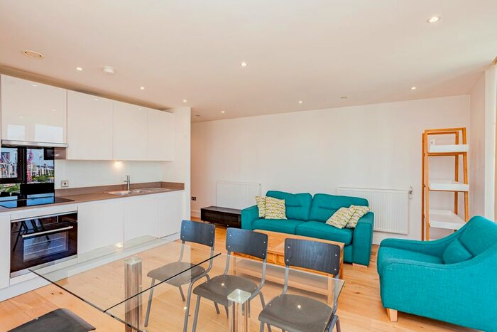 2 Bedroom Flat To Rent In High Street, London, E15