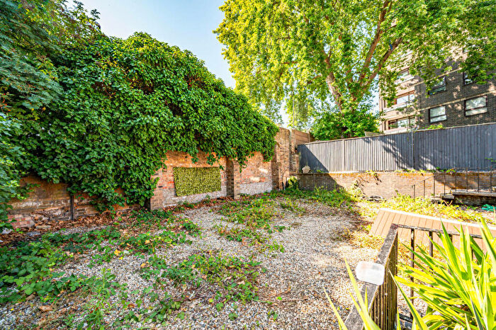 3 Bedroom Semi Detached House For Sale In Harrington Hill, Clapton, , Clapton, London, E5