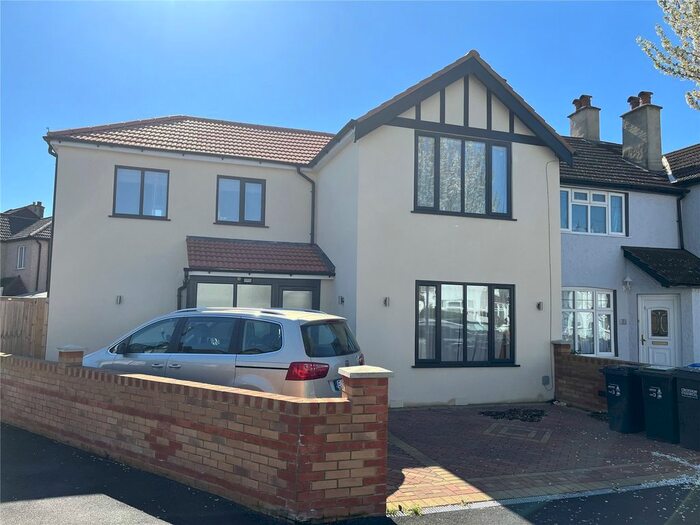 3 Bedroom End Of Terrace House To Rent In Marden Crescent, Croydon, CR0