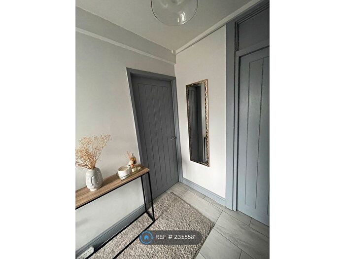 1 Bedroom Flat To Rent In Caneland Court, Waltham Abbey, EN9