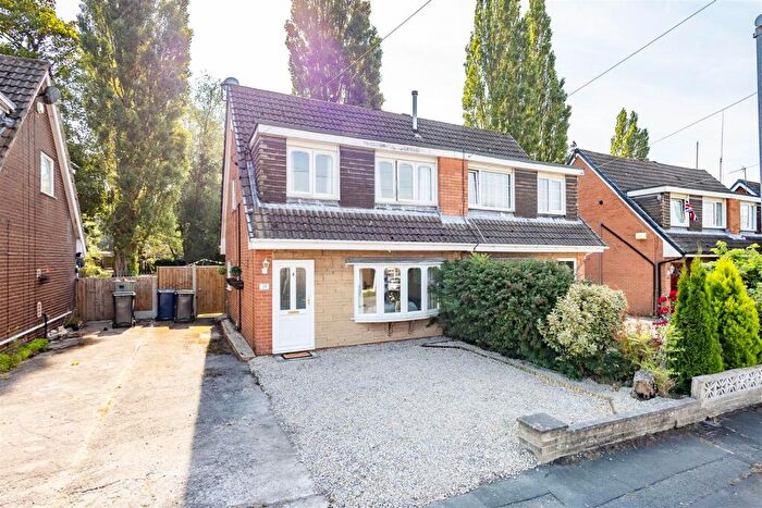3 Bedroom Semi-Detached House For Sale In Redwood Avenue, Leyland, PR25