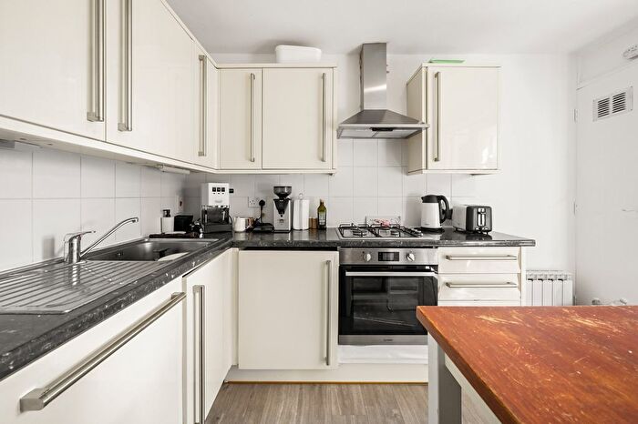 2 Bedroom Flat To Rent In Prince Arthur Road, London, NW3