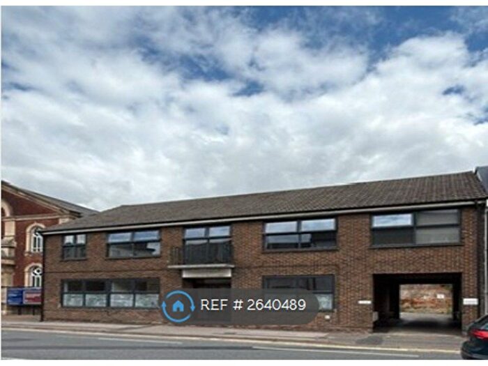 2 Bedroom Flat To Rent In Wilton Road, Salisbury, SP2
