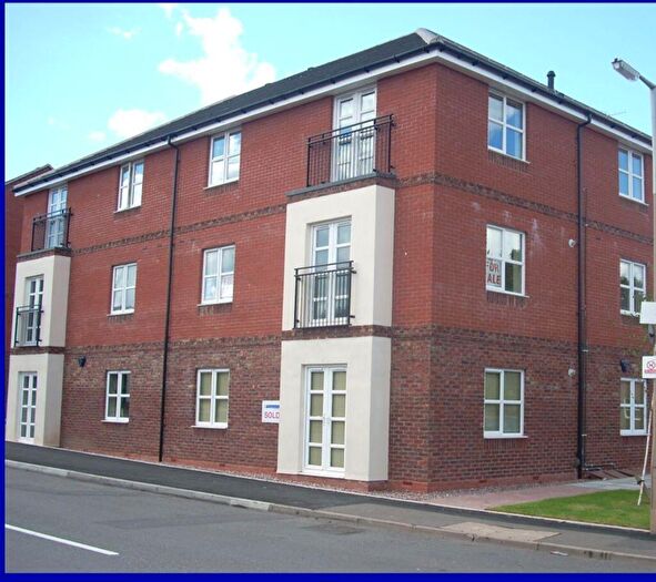 2 Bedroom Flat To Rent In Regent Court, Oldbury, B69