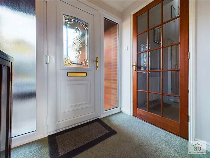5 Bedroom Link Detached House For Sale In Heathfield, Martlesham Heath, IP5