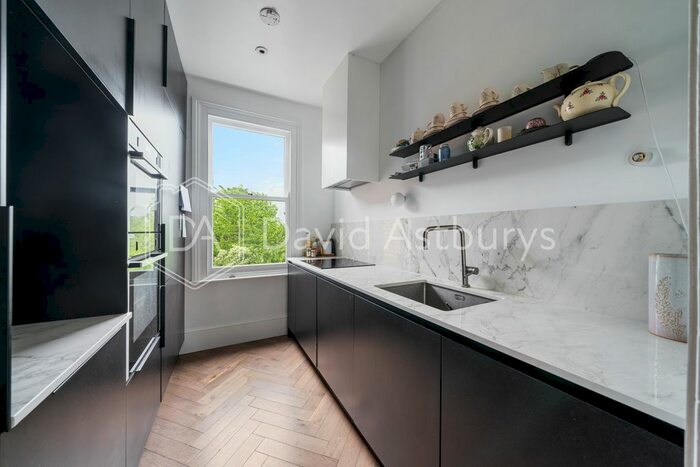 2 Bedroom Flat To Rent In Redston Road, Crouch End, London, N8