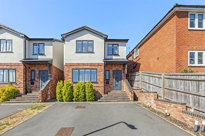 4 Bedroom Detached House For Sale In Windrush Court, High Wycombe (Cul-De-Sac), HP13