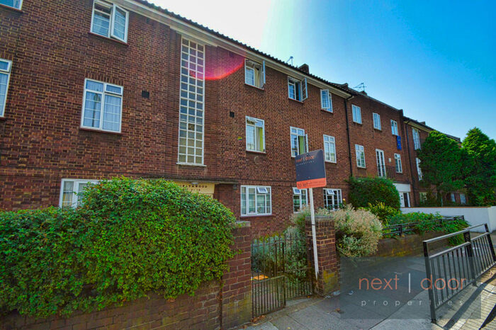 2 Bedroom Apartment To Rent In Wyndham Road, Camberwell, SE5