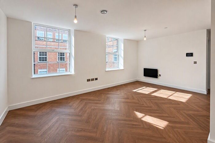 1 Bedroom Flat For Sale In Fountain Court, Steelhouse Lane, Birmingham, West Midlands, B4