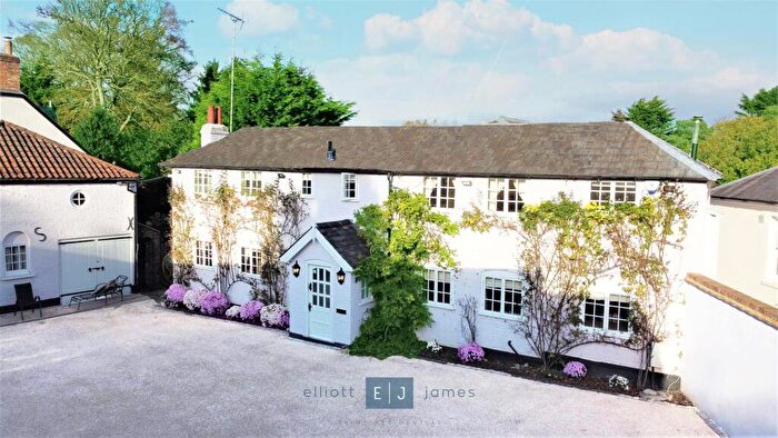 4 Bedroom Cottage To Rent In Manor Road, High Beech, Loughton, IG10