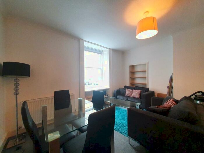 2 Bedroom Flat To Rent In Sciennes House Place, Marchmont, Edinburgh, EH9