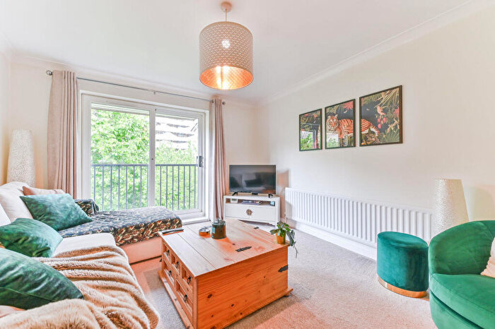1 Bedroom Flat For Sale In Charles Street, Central Croydon, Croydon, CR0