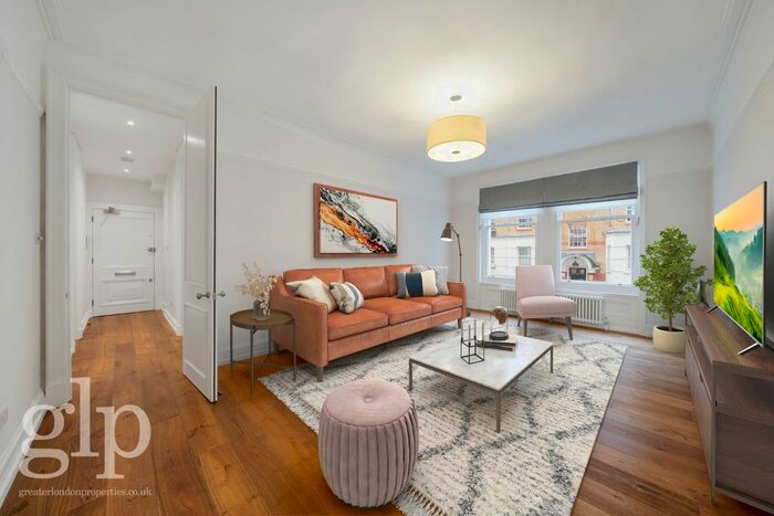 2 Bedroom Flat To Rent In Ridgmount Gardens, London, Greater London, WC1E