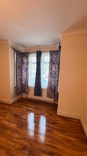 3 Bedroom Terraced House To Rent In London, E12