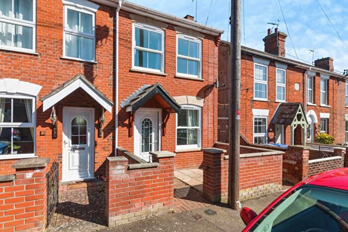 3 Bedroom Semi Detached House For Sale In Alexandra Road, Beccles, Suffolk, NR34