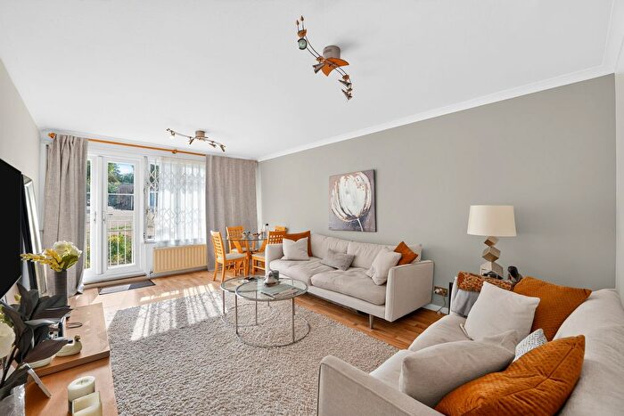 2 Bedroom Flat For Sale In Fairburn Court, St. John's Avenue, SW15