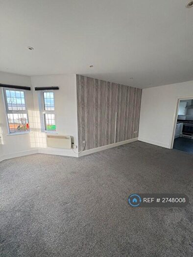 2 Bedroom Flat To Rent In Leahurst, Bristol, BS15