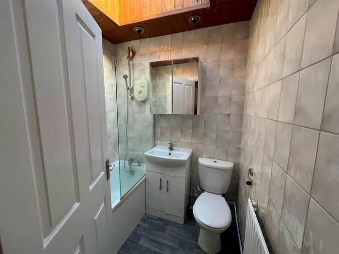 2 Bedroom Flat To Rent In Romford Road, Manor Park, E12