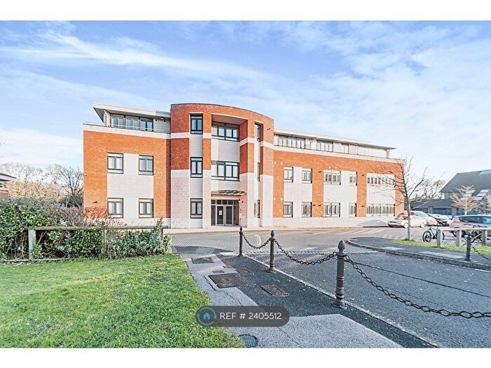 2 Bedroom Flat To Rent In Lime Tree Way, Chineham, Basingstoke, RG24