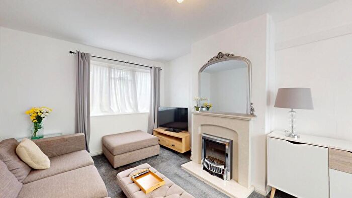 3 Bedroom Terraced House To Rent In Endersby Road, Barnet, EN5