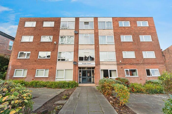 2 Bedroom Flat For Sale In Kings Mount, Oxton, Prenton, CH43