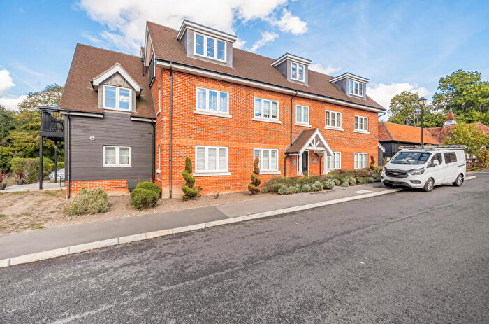2 Bedroom Apartment For Sale In Bryan Gardens, Binfield, Bracknell, RG42