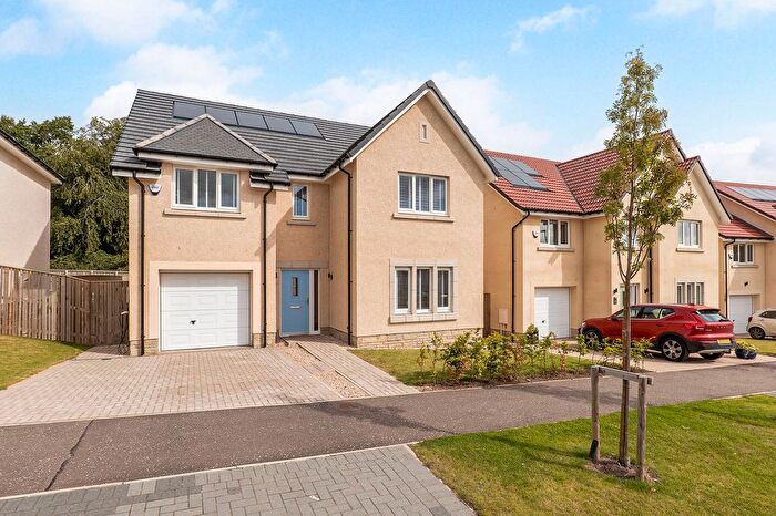 4 Bedroom Detached House For Sale In Dolomite Drive, Penicuik, Midlothian, EH26