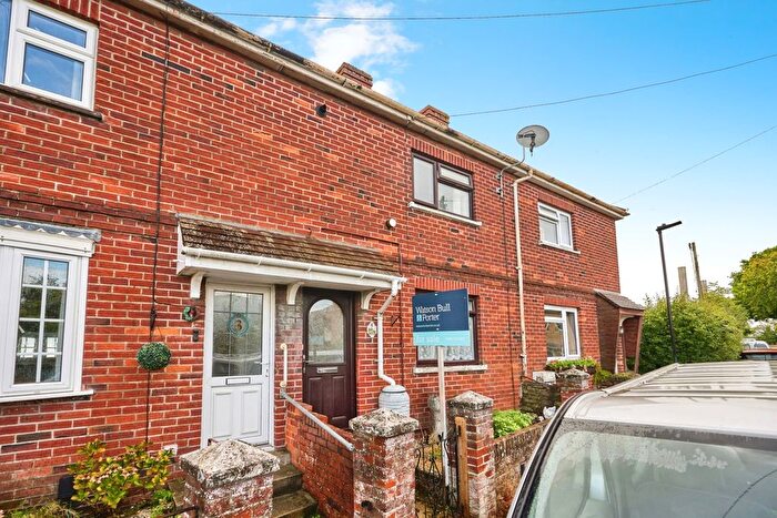 3 Bedroom Terraced House For Sale In Kingston Road, East Cowes, Isle Of Wight, PO32