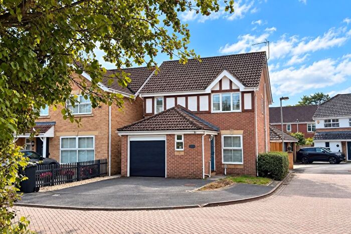 3 Bedroom Detached House For Sale In Hillmeadow, Verwood, BH31