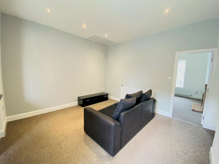 1 Bedroom Flat To Rent In Wellington Road South, Stockport, SK1