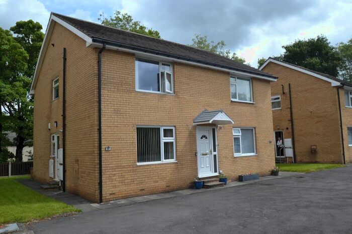 1 Bedroom Apartment For Sale In Eccles Court, Eccleshill, BD2
