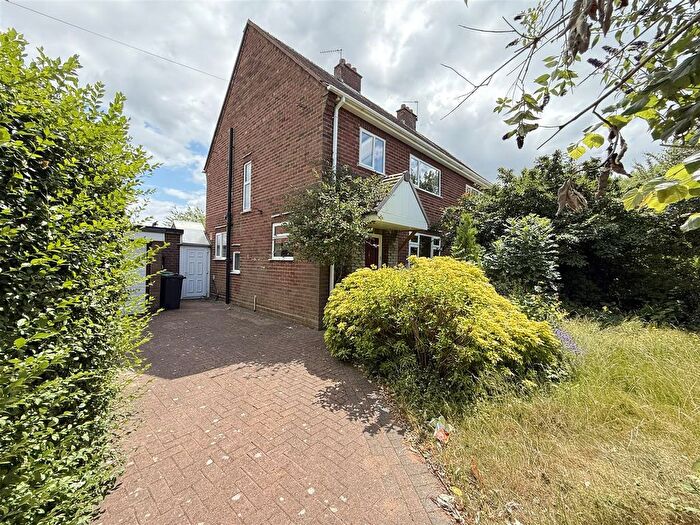 3 Bedroom Semi-Detached House To Rent In Highfield Road, Tipton, DY4