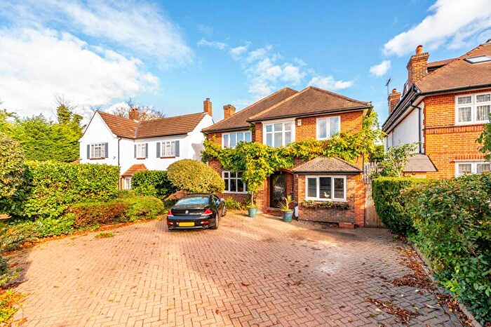 4 Bedroom Detached House For Sale In Coombe Road, New Malden, KT3
