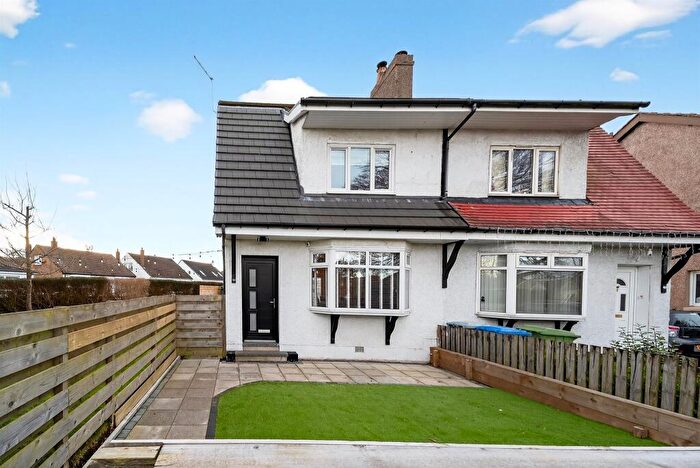 2 Bedroom Semi Detached House For Sale In Hawthorn Walk, Cambuslang, Glasgow, G72