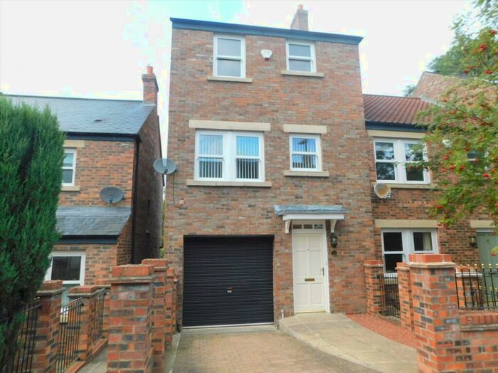 3 Bedroom Semi-Detached House To Rent In The Sidings, Gilesgate, Durham City, DH1