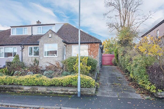 3 Bedroom Semi-Detached Bungalow For Sale In Halsteads Way, Steeton, BD20