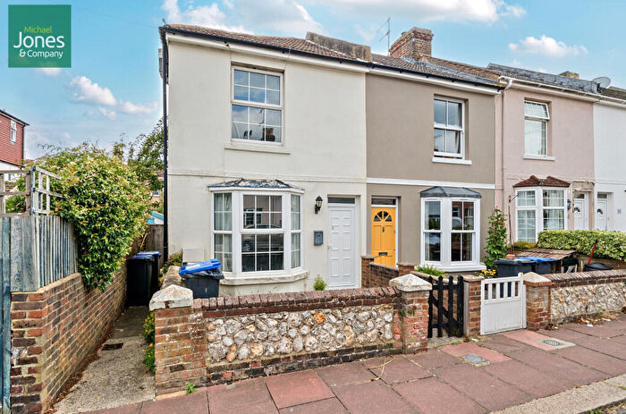 2 Bedroom End Of Terrace House To Rent In Cranworth Road, Worthing, West Sussex, BN11