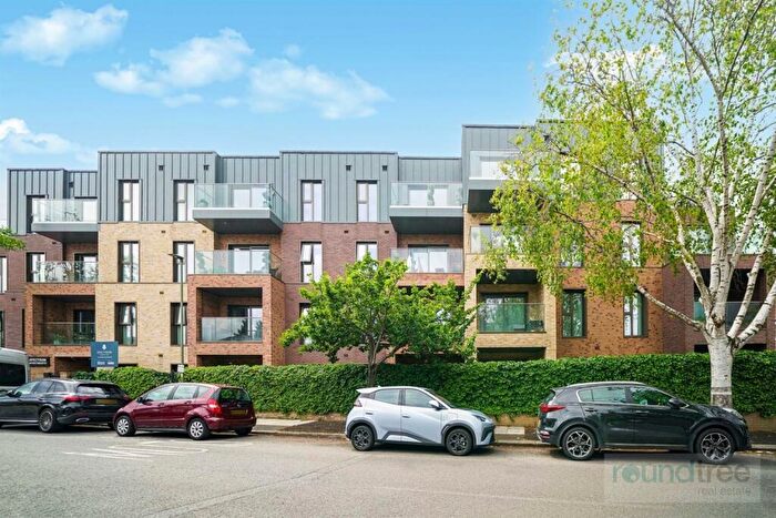 2 Bedroom Apartment For Sale In , Hillview Gardens, NW4