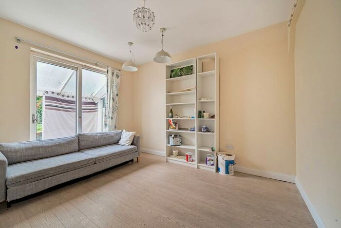 4 Bedroom Terraced House To Rent In Roll Gardens, Cranbrook, Ilford, IG2