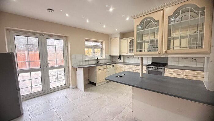 4 Bedroom Terraced House To Rent In Lambourne Road, Ilford, IG3