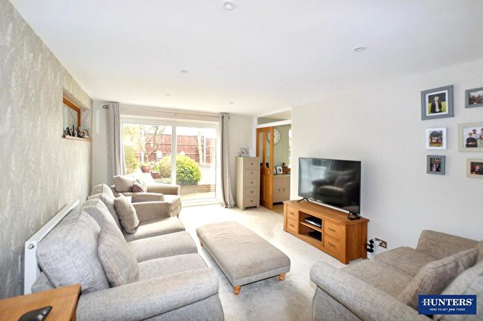 4 Bedroom Link Detached House For Sale In Bampton Close, Wigston, LE18