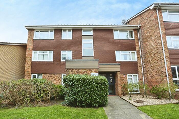2 Bedroom Flat For Sale In Granville Close, Croydon, CR0