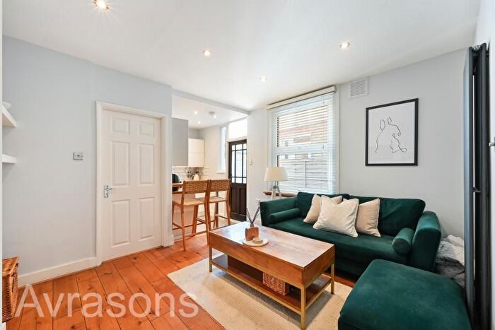 2 Bedroom Flat To Rent In Totterdown Street, Tooting, SW17