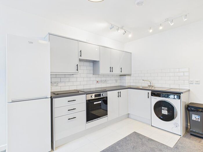 2 Bedroom Flat To Rent In Fratton Road, Fratton, Portsmouth, PO1