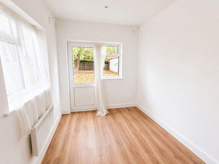 Studio To Rent In Kingsley Road, Hounslow, TW3
